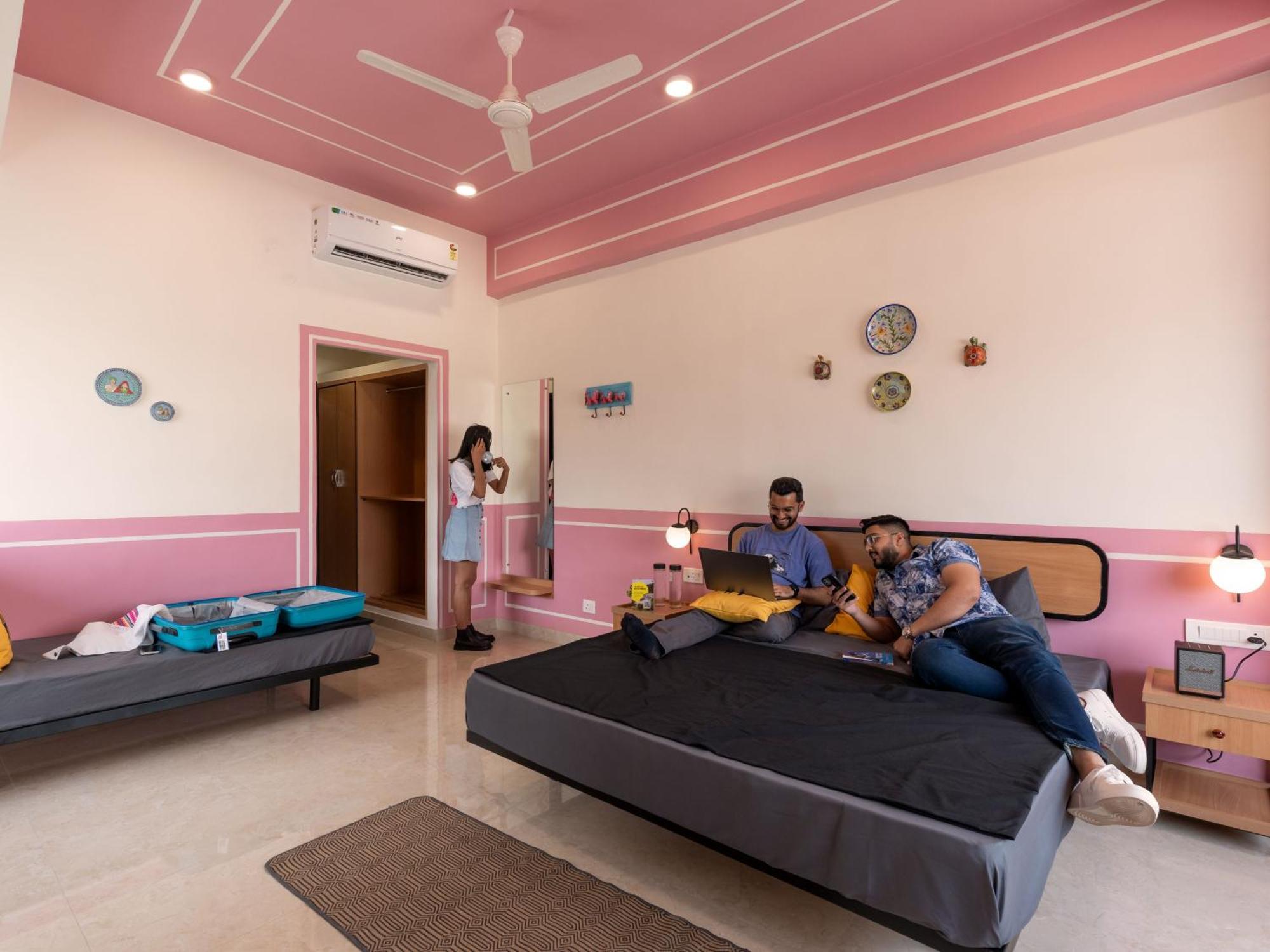 The Hosteller Jaipur, Mi Road Экстерьер фото